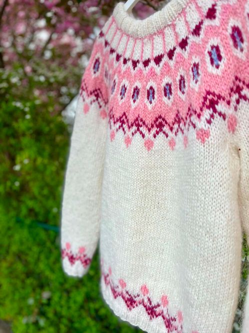 Hovedbilde DALUR  white - pink garnpakke 